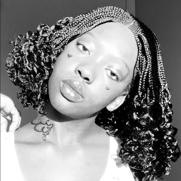 Braided wig - Picture 3 of 11